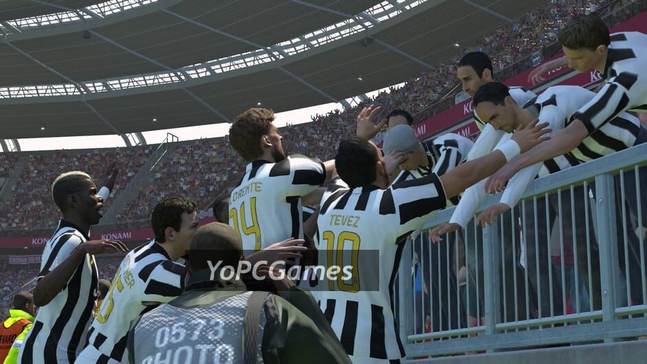 Pro Evolution Soccer 2015 screenshot 2
